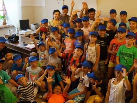 Dzieci z półkolonii na spotkaniu z Panią Burmistrz